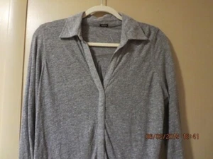 TOP SCOLLO A V MONROW GRIGIO CHIARO---TAGLIA SMALL--#R10-11 - Foto 1 di 24