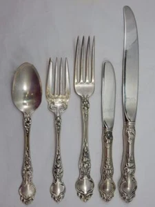 *1904 WALLACE STERLING SILVER VIOLET ONE PLACE SETTING 5 PIECES    QF4 - Picture 1 of 12