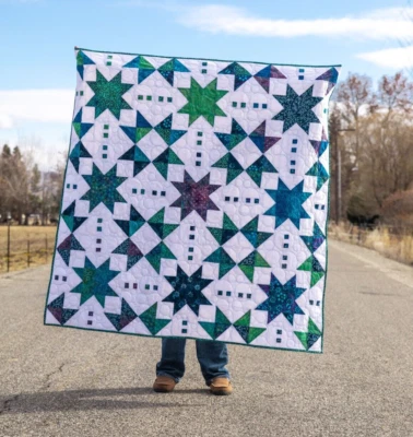 Kit de edredón Starshine en azul patrón de tela y encuadernación y respaldo batik Foto 1 de 4