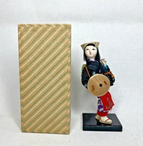 Antigua figura de niña muñeca japonesa NINGYO Japón con caja era Segunda Guerra Mundial - Imagen 1 de 8