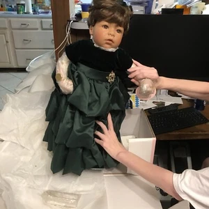 LEE MIDDLETON DOLL O CHRISTMAS TREE RARE 222/250 - Picture 1 of 16