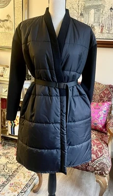 Abrigo acolchado acolchado negro Eileen Fisher mangas de lana hervida bolsillos laterales, pequeño Foto 1 de 4