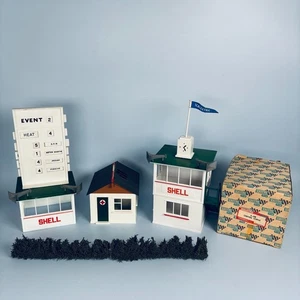 VINTAGE SCALEXTRIC A208 CONTROL TOWER A211 FIRST AID A201 EVENT BOARD BUILDING - Picture 1 of 20
