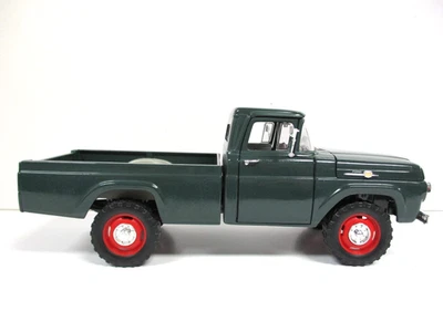 YAT MING - 公路签名 - 1959 福特 F-250 4X4 皮卡车 - 1/18 压铸阅读 — 第 1/4 张图片