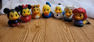 DISNEY JEEP RUBBER DUCKS Cruise Ducks Donald Elsa Olaf Ariel Tigger Mickey 7 Set - Bild 1 von 9