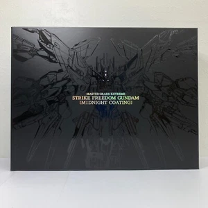 Bandai Mgex 1/100 Strike Freedom Gundam Midnight Coating Ver. Limied Model kit - Picture 1 of 24