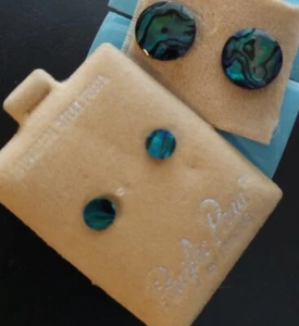 TWO 2 SIZE 1/4" 5/8" BLUE ALBOLONE SHELL BUTTON STEEL POST PIERCED EARRINGS NEW - Imagen 1 de 11