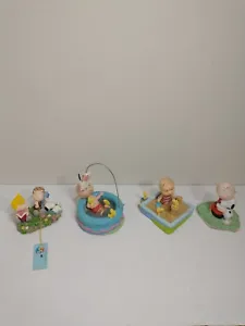 4 HALLMARK PEANUTS GALLERY FIGURINES GREAT TIMES CHARLIE BROWN SNOOPY FIGURINE - Picture 1 of 23