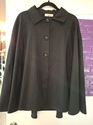 Abrigo con capa Amanda Smith Foto 1 de 4