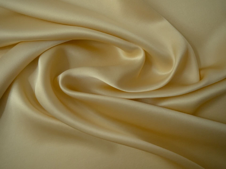 100 % Seide Crepe Satin - sandgold, Top Qualität Meterware ca. 114 cm breit - Bild 1 von 1
