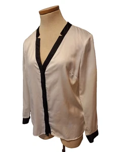 Ellen Tracy Size M Medium 8 10 Long Sleeve Washable Poly Blouse Wht w/Blk trim - Picture 1 of 4