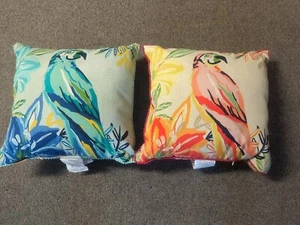 Lot Of 2 Allen+Roth Throw Pillow 16 x 16 Indoor Outdoor Sunroom Parrot Tropical - Picture 1 of 5