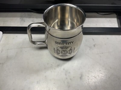 Taza Soda City de 20 oz logotipo del Departamento de Bomberos Foto 1 de 4