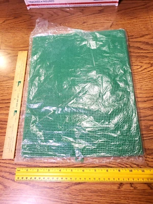LOT of 10 NOS Mesh DARICE Plastic Canvas PACKAGE of 10 DARK GREEN, SEE PICS, NEW - Image 1 of 3
