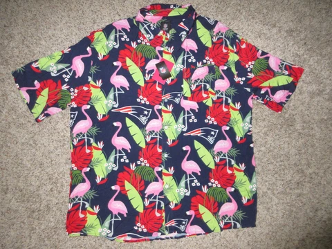 NWT NEW ENGLAND PATRIOTS HAWAIIAN BUTTON DOWN CAMP SHIRT MEN SZ 2XL NFL APPAREL Cover