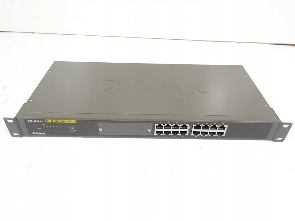 D-Link DES-1016R+ 16-Port 10/100Mbps Fast Ethernet Switch - Image 1 of 1