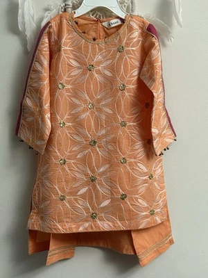 Khaadi Niñas Melocotón Shalwar Kameez Listo Para Usar Edades 3-4 Años Foto 1 de 4