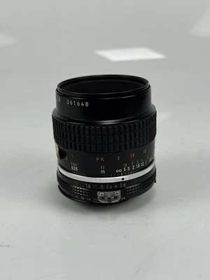 Microlente Nikon Nikkor AIS 55 mm f2,8 Foto 1 de 4