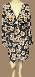 As U Wish Damen Größe Large Minikleid schwarz Blumenmuster Guckloch V-Ausschnitt 38 $ neu - Bild 1 von 5