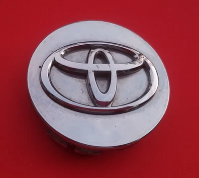 TOYOTA SIENNA VENZA (1) WHEEL RIM HUBCAP HUB CAP CENTER COVER DUST USED OEM C9 - Image 1 of 4