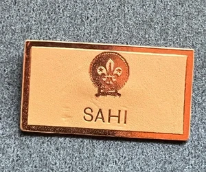 ‘SAHI’ SCOUTS CUB SCOUTS LEATHER MADE PIN BADGE - Picture 1 of 3