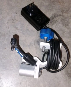 Original Polklemme 61-383493 mit Netzteil für Covidien Kangaroo Joey gebraucht  - Bild 1 von 4