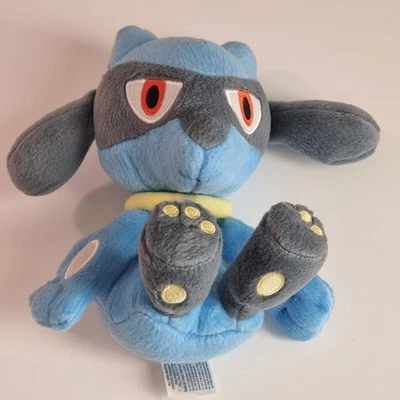 Peluche sentado Pokemon Tomy Riolu 7" 2017 Foto 1 de 4
