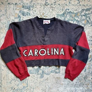 Camiseta deportiva universitaria deportiva deportiva vintage de los 80 Nutmeg Mills CAROLINA recortada Henley - Imagen 1 de 6
