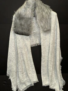 CAbi Heavenly Wrap Shawl Scarf #4081 Fall 2020 Collection New with Tags - Picture 1 of 5