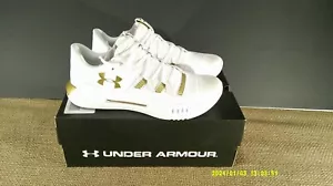 Taglia 10,5 - Under Armour Block City 2.0 bianco oro metallizzato con pallavolo - Foto 1 di 7