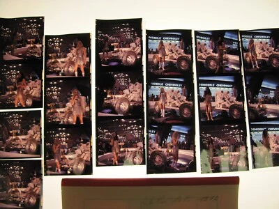 19 Clichés Positifs 6 x 6 en couleur : Salon Auto 1972  Jeep GMC  Lunaire - Photo 1/4