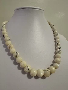 Vintage Mother Of Pearl Graduated Bead Necklace SUPERB 1940s - Picture 1 of 13