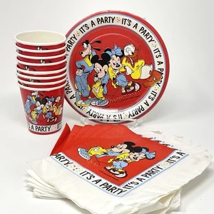 De colección Disney Mickey Mouse Friends Its A Party 8 tazas 6 servilletas 16 platos - Imagen 1 de 6
