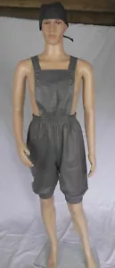 Latzhose knielang, CARLY, Latex 0,4 mm in 6 Farben und 4 Größen - Picture 1 of 2