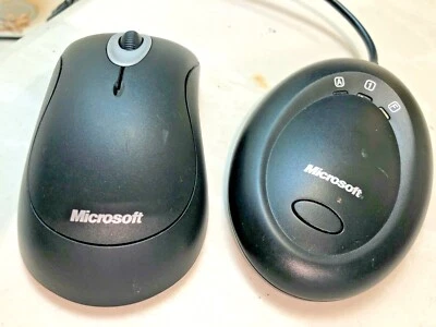 Microsoft Wireless Optical Mouse 2000 Model:1067 w/ Receiver 3.1 Model: 1028 - Image 1 of 4
