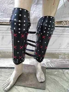 Greaves Samurai Medievale in Pelle per LARP e Cosplay LARP Replica Nero Regolare - Foto 1 di 4