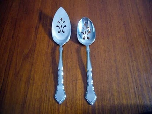 Satinique by Oneida Stainless Steel Serrated Pie Server and Spoon Serving PC HTF - Picture 1 of 4