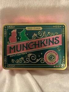 Dunkin Collectible Limited Edition WICKED Munchkin Tin Glinda & Elphaba - Bild 1 von 9