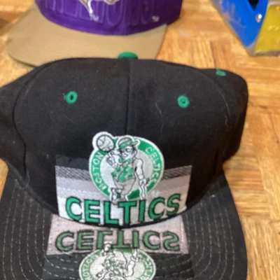 Sombrero negro vintage años 90 para principiantes Bostin Celtics NBA Foto 1 de 4