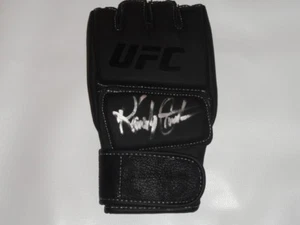 GUANTE DE LUCHA UFC FIRMADO POR RANDY COUTURE MMA CHAMPION PRUEBA DE LEYENDA - Imagen 1 de 2