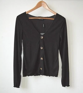 TOP JERSEY EX PRETTYLITTLETHING MARRONE SCURO SCOLLO A V DETTAGLI BOTTONI A COSTINE TAGLIA 6-10 - Foto 1 di 8