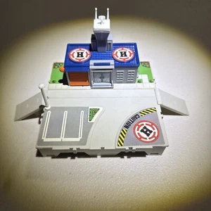 Galoob Micro Machines Travel City HELIPORT Playset -1988 - Picture 1 of 4