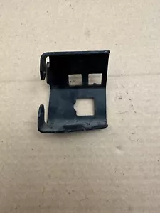 85-88 CORVETTE C4 CRUISE CONTROL ACCELERATOR CABLE BRACKET 14084305 - Foto 1 di 3