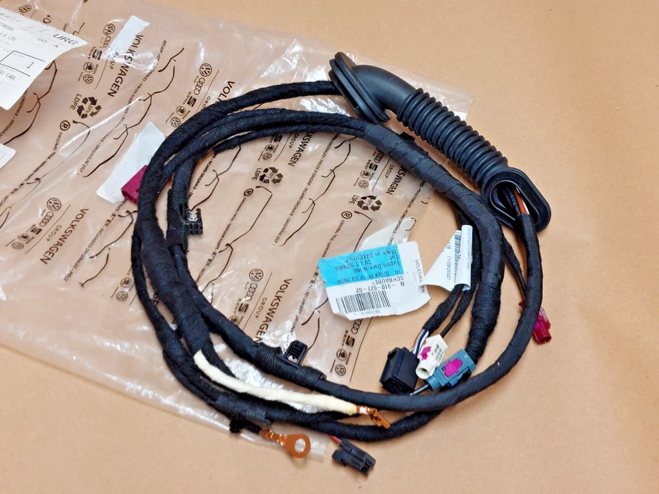 Seat Arona KJ Rear Right Upper Tailgate Wiring Cable 6F9971147B Genuine NEW - Image 1 of 4