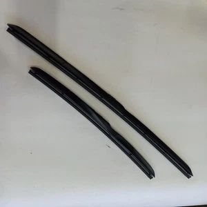 Genuine Front Wiper Blade Left Right (Fits: 2021 2022 Genesis GV80) - Picture 1 of 4