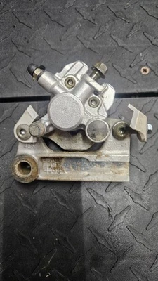 Pinza de freno trasera Yamaha YZ85 YZ 85 2002-2018 OEM 5PA-2580W-00-00 #7 Foto 1 de 4