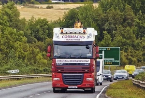 FARBFOTO: CORMACKS TRANSPORT DAF XF - SK63 DAF - Bild 1 von 1
