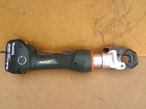 Greenlee Gator 18V Cordless Wire Cable Cutter ESG25X - W/Battery - Picture 1 of 12