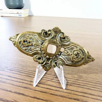 Plaques de serrure anciennes en laiton ciselé XIXe – Décor Rococo Napoléon III - Photo 1/4