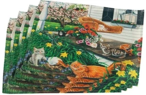 Set di 4 Tovagliette Stesse Sottili in Tessuto Stampato (13"x17") FIORI E GATTI IN CORTILE, TU - Foto 1 di 16